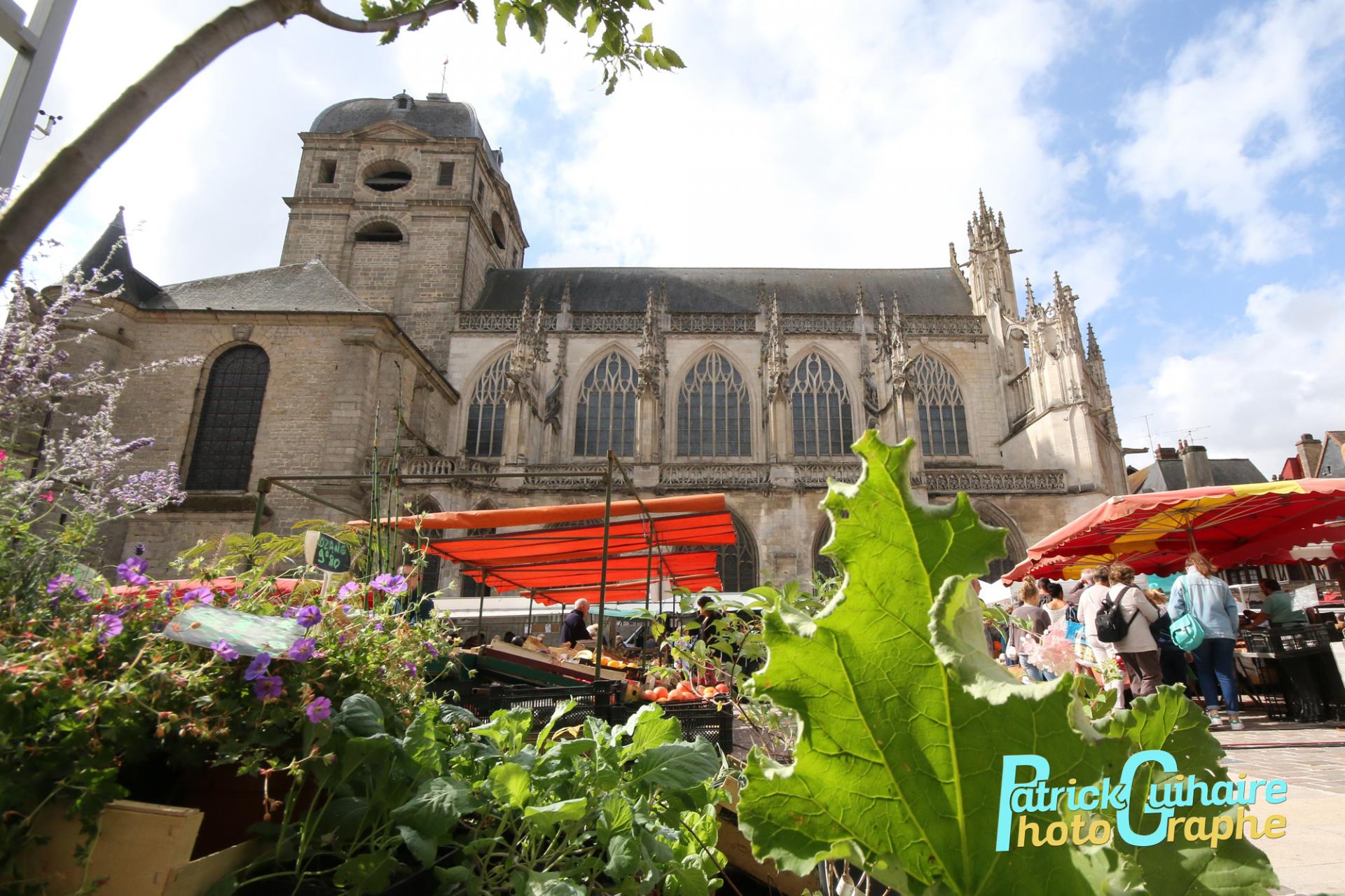 Marché Basilique Notre-Dame